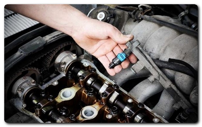 مكنيك سيارات في الإمارات