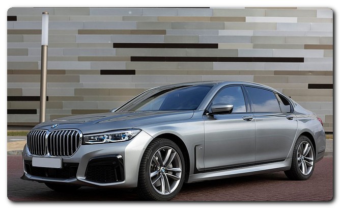 buying luxury cars online in the UAE