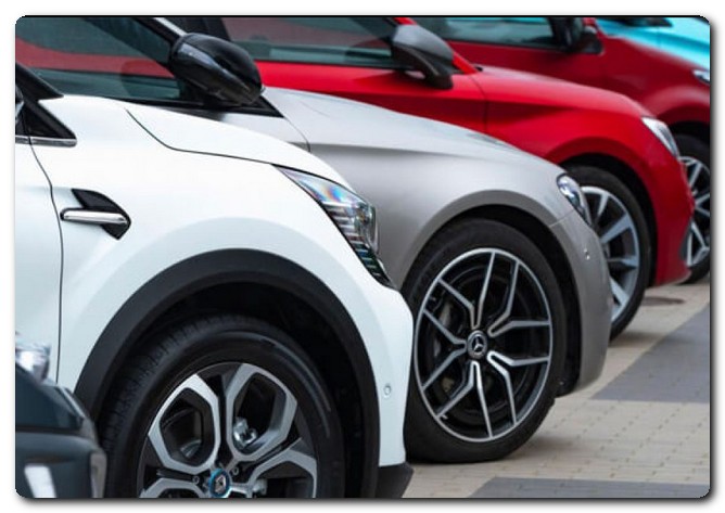 renting cars in the UAE