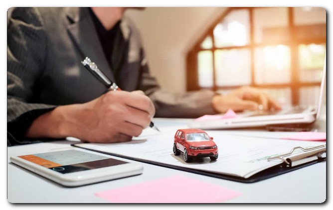 تأمين السيارات في الإمارات