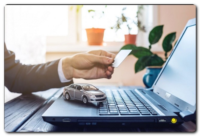 سلبيات شراء السيارات عبر الإنترنت في الإمارات