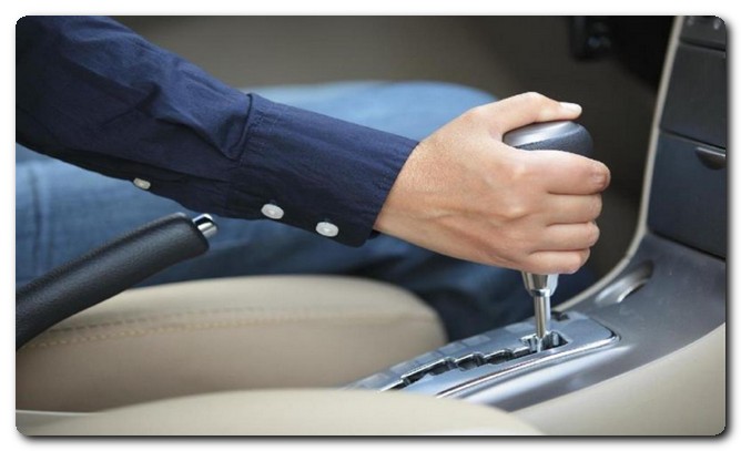 Car mechanics in the UAE