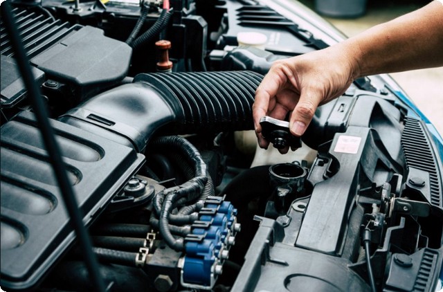 Car mechanics in the UAE 2025