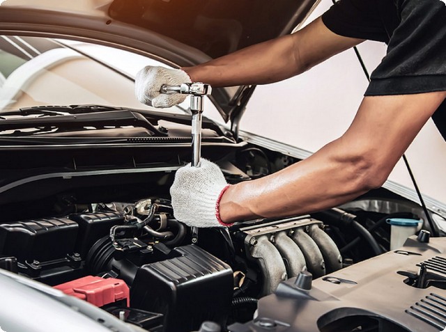 Car mechanics in the UAE 2025