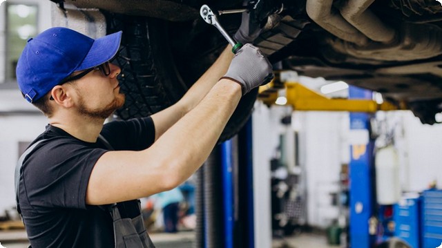 car mechanic in the UAE 2025
