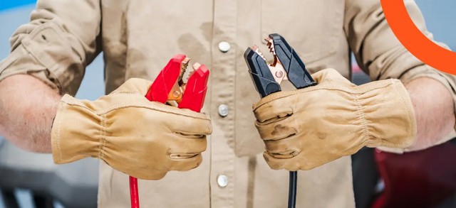 Car battery replacement in the UAE