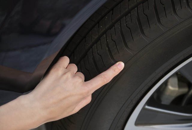 Mobile Tire Replacement