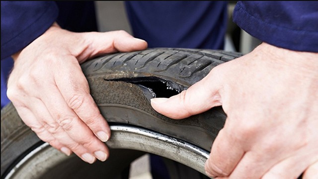 Mobile Tire replacement - Al Ain