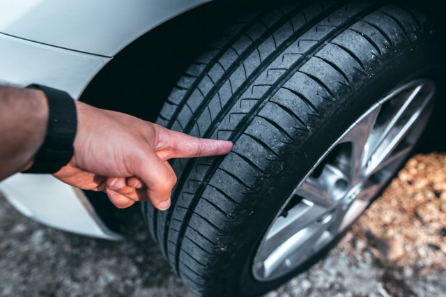 Mobile Tire replacement - Al Ain