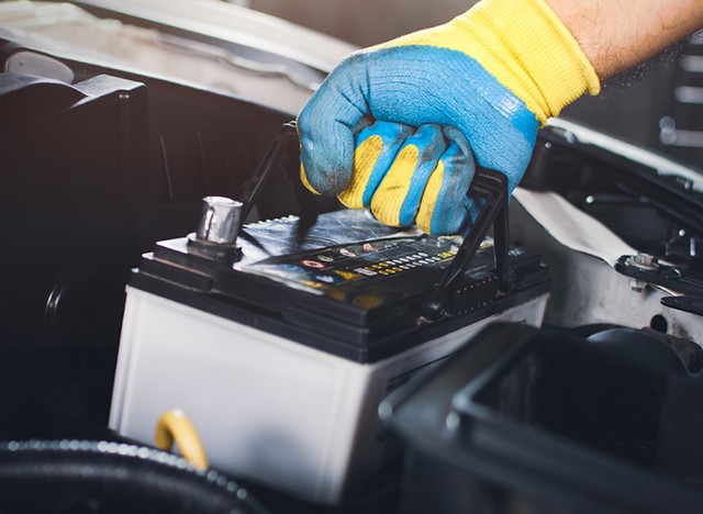 Car Battery Replacement Al Ain/Mobile Garage
