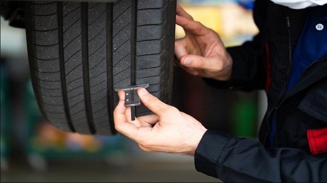 Mobile deployment Al Ain and replacement of tires