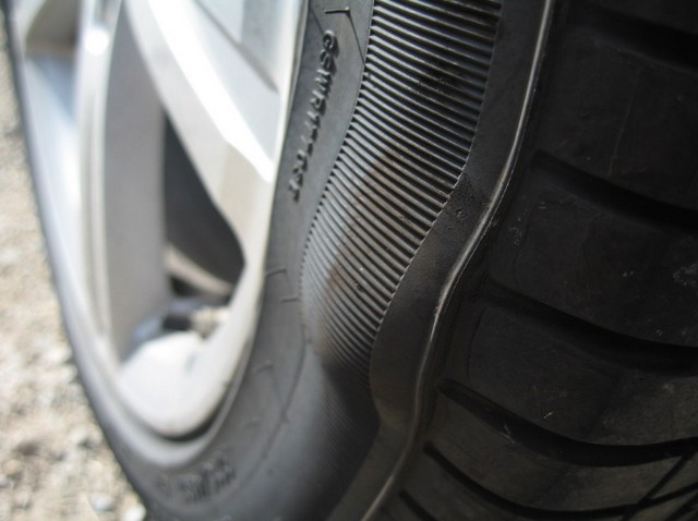 Mobile deployment Al Ain and replacement of tires