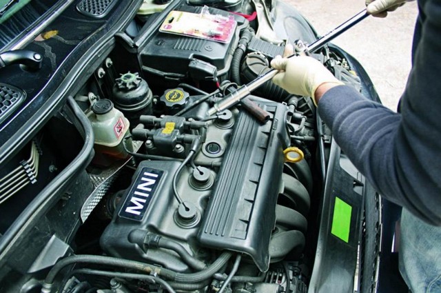 car mechanic in the UAE