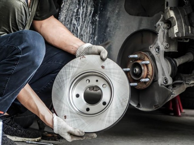 Car mechanic