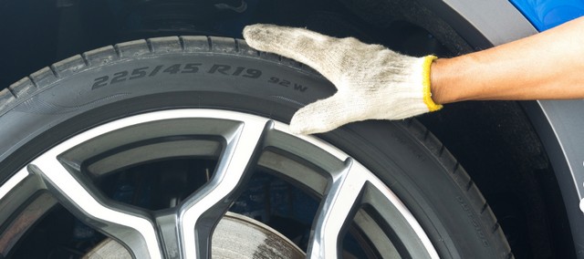 Mobile deployment Al Ain and replacement of tires