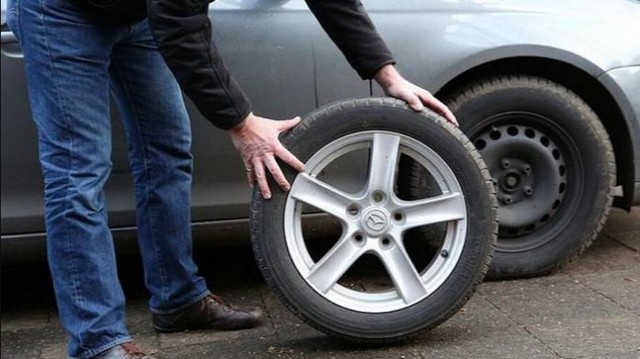 Mobile tire replacement in Abu Dhabi