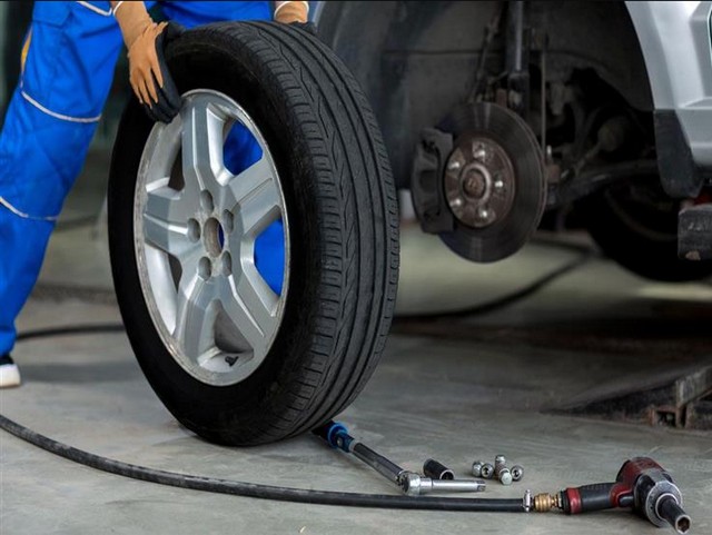 Mobile tire replacement in Abu Dhabi