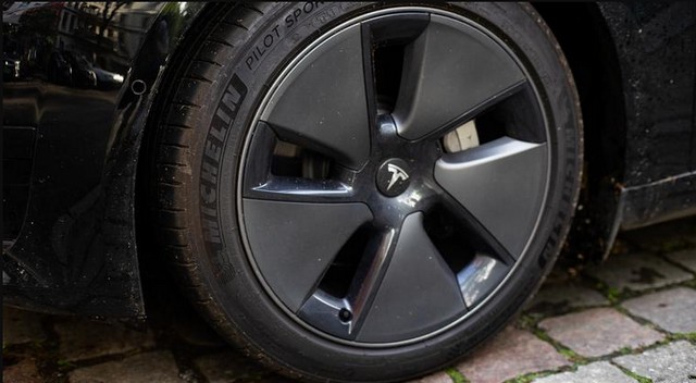 Mobile tire replacement in Al Ain