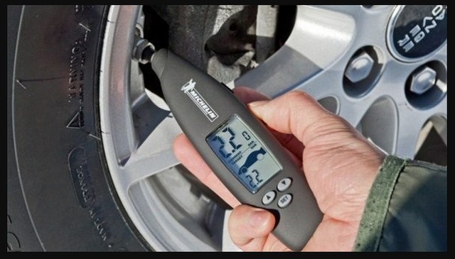 Mobile tire replacement in Al Ain